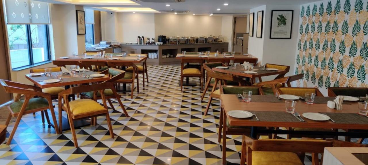 Spree Hotel Kriday Dehradun Exterior foto